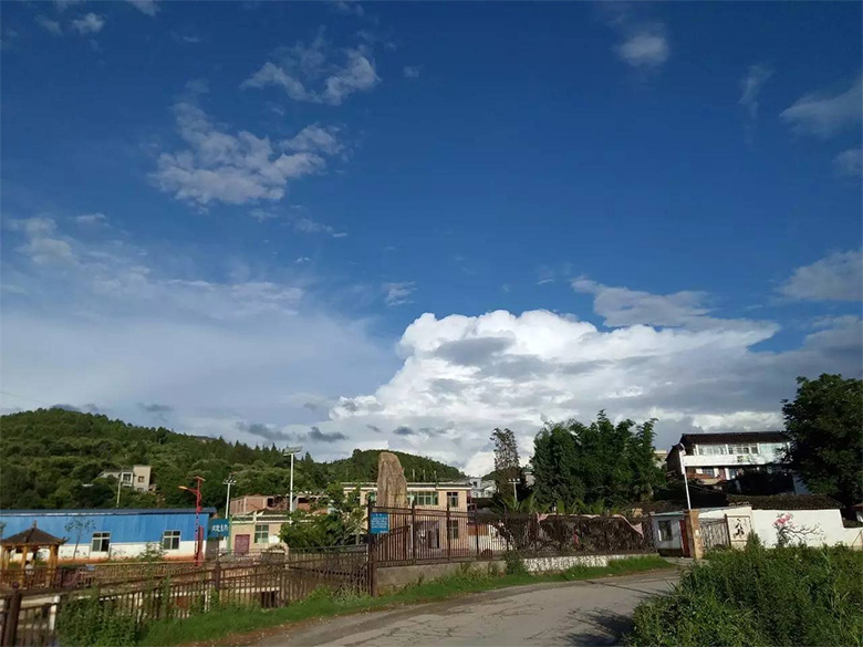 彝族密岔支系的“虫秧会”——六月六 彝族密岔支系的“虫秧会”——六月六