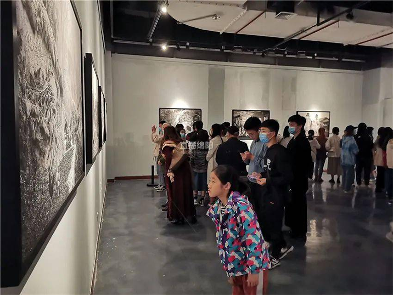 事·相—布拖彝人纪实影像展 事·相—布拖彝人纪实影像展