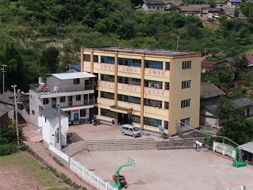 一部温暖的纪录片:《我的麻卡小学》——罗国英老师的漫漫办学路