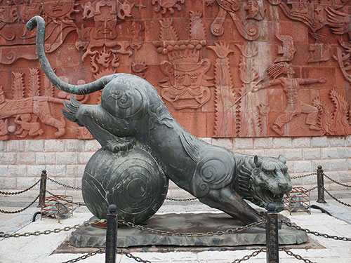 学术构想与生活真实——彝族图腾之争的现状与拓深