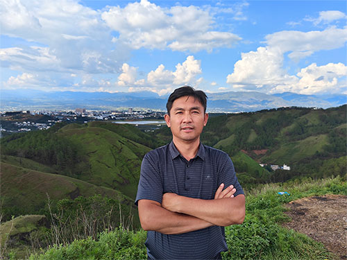 或为隐逸精神的再现:田园生活和田园生活里生长出来的诗——评吉夫乌萨诗集《山南牧歌》