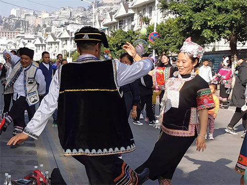 云南少数民族民间乐舞的艺术人类学诠释——以哈尼族、彝族乐作舞为例