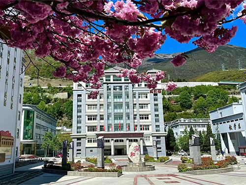 阿兰:回忆康定中学