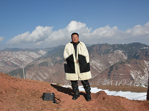 艾扭木干尔若:我喜爱的女人(外二首)