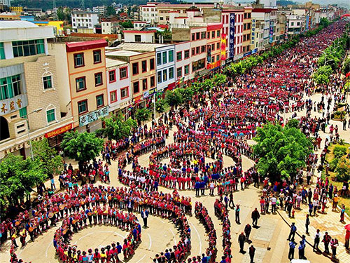 李振华:传承千年左脚舞 绘就民族和谐图