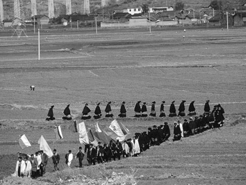 勒俄伍叁|赴一场彝人的葬礼