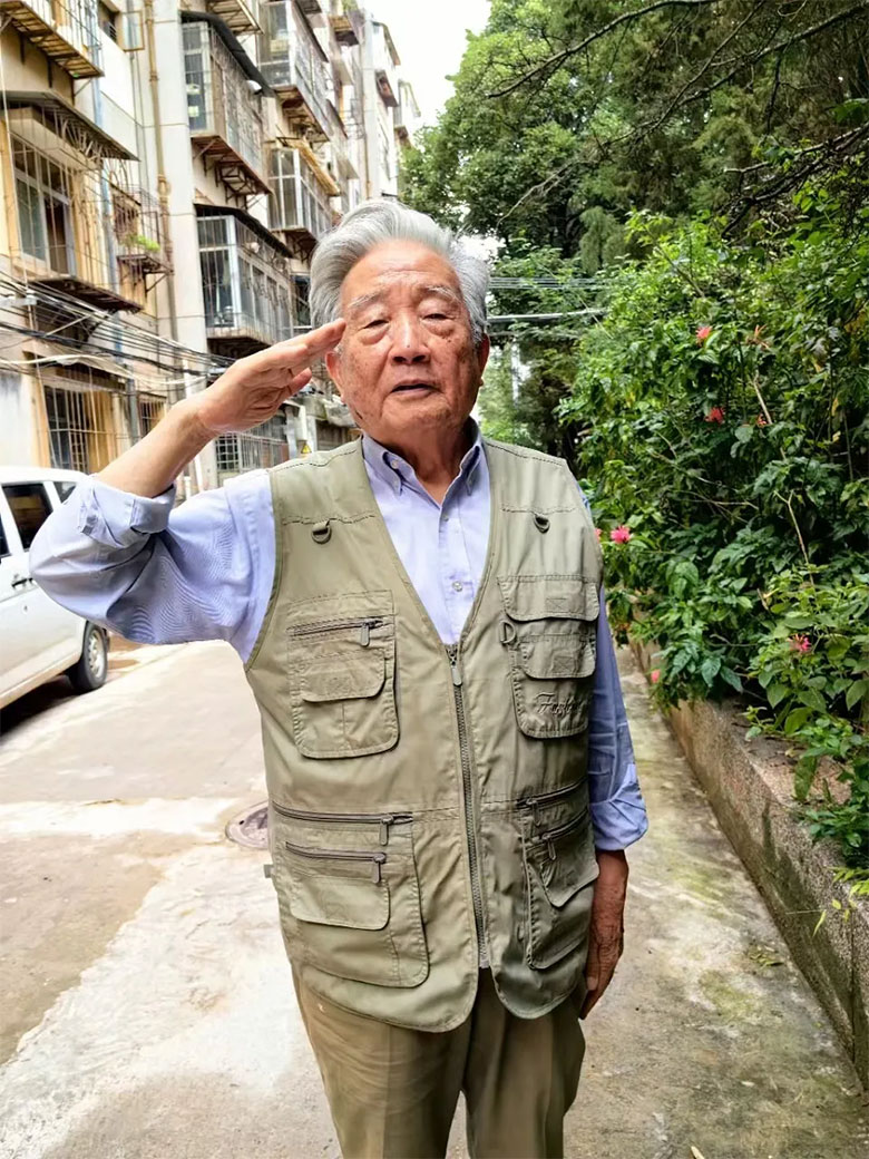 1755779371721462.jpg da1.jpg