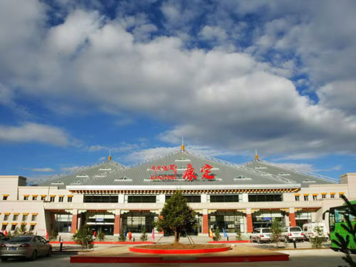 胡军|云端空港,叩响高原的远方