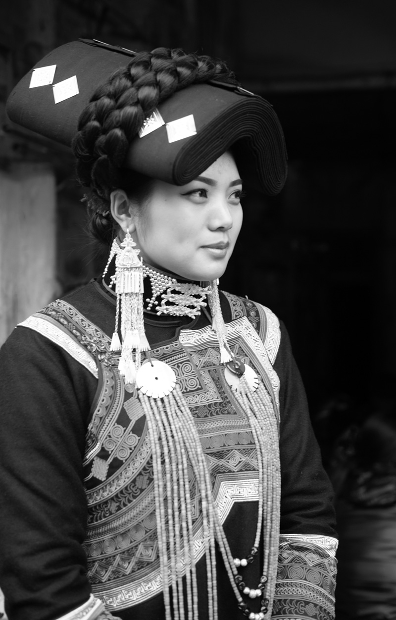 马边三河口彝族妇女服饰