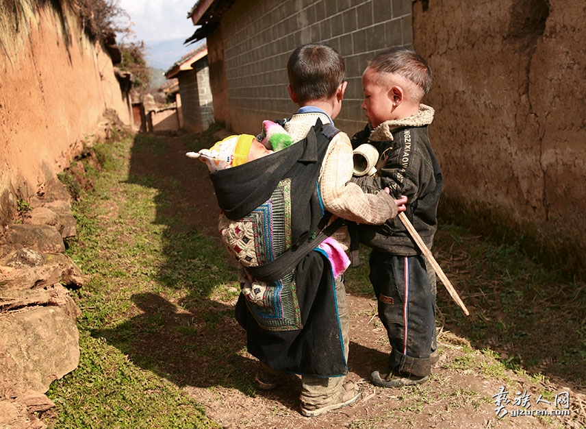 穷人的孩子早当家