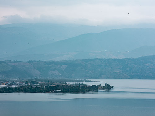 俄尼·牧莎斯加：对彝文诗歌的印象（简评）