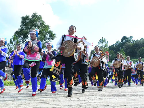 梁刚：彝族阿哲“诗舞”