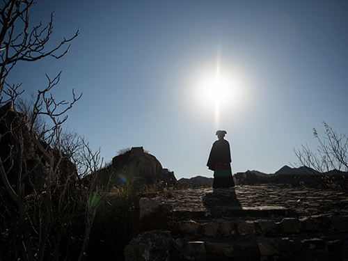 沙古伟尔：我们流着的血液（外一首）