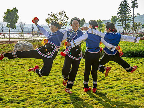 国家级非遗名录：石屏彝族烟盒舞