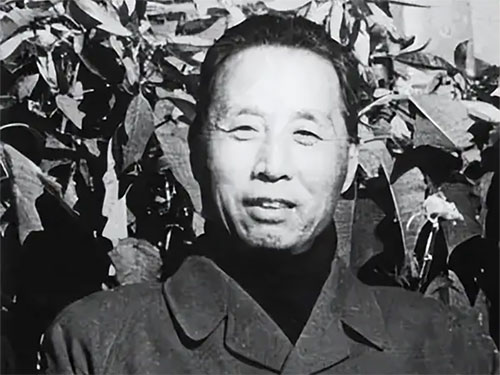 重新整理出版《阿诗玛》却不署名：李广田和《阿诗玛》