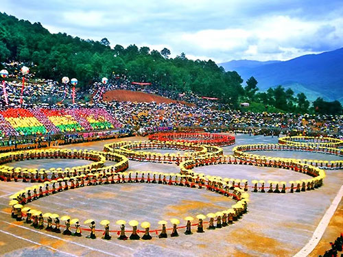 镜头里的火把节：2010年普格县螺髻山影像志