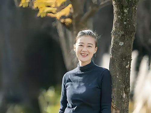 鲁娟：我曾有幸触摸过那马鞍形的翅膀（组诗）