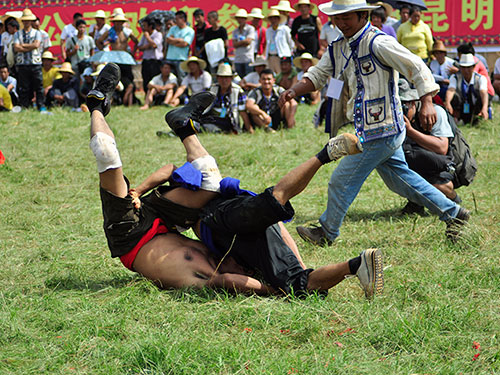 龙福｜云南彝族摔跤运动的心理健康功能探索