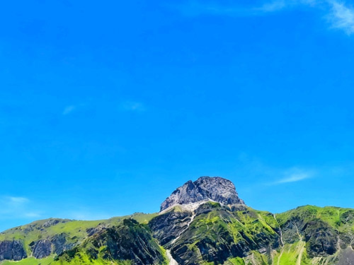 雄石立彝乡，慈石润家园——解码嘎窝村鲁诺阿补与鲁诺阿嫫的文明根脉